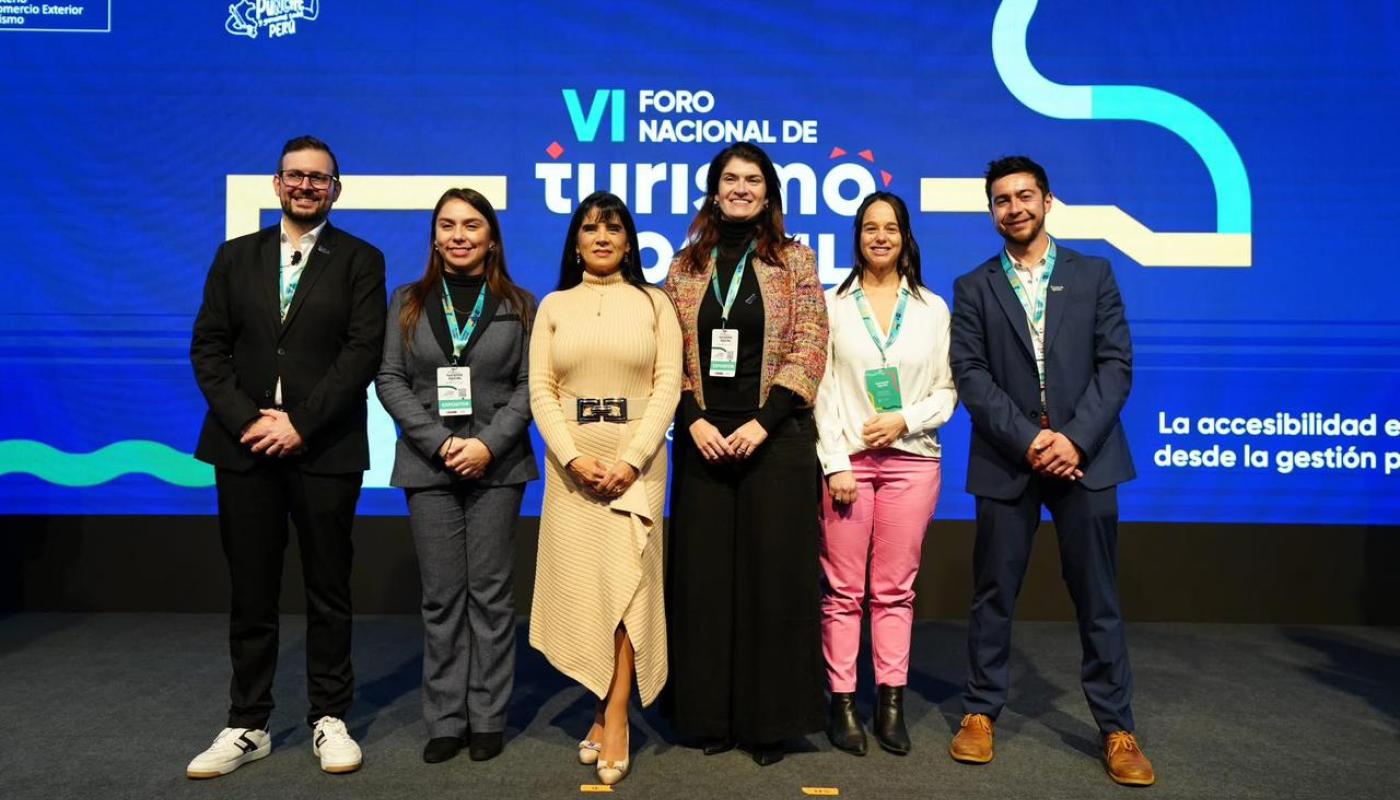 autoridades de Perú y Montevideo en el foro