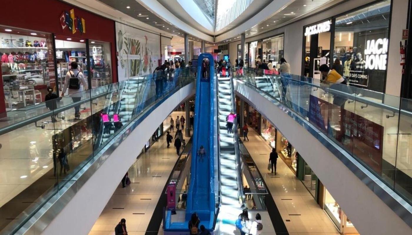 Foto del interior del shopping 