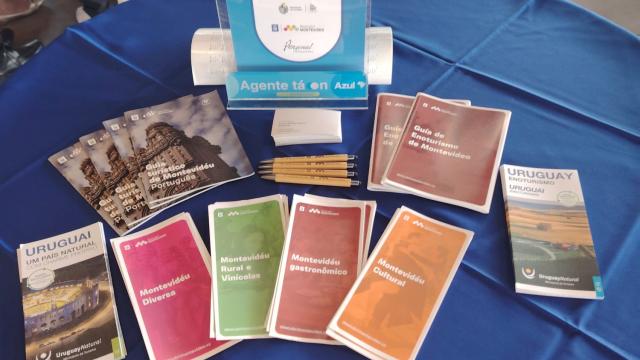 folletos en el stand