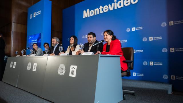 panel de autoridades