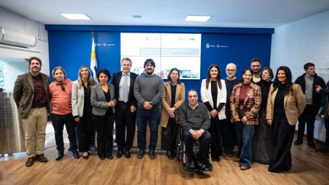 panel de autoridades